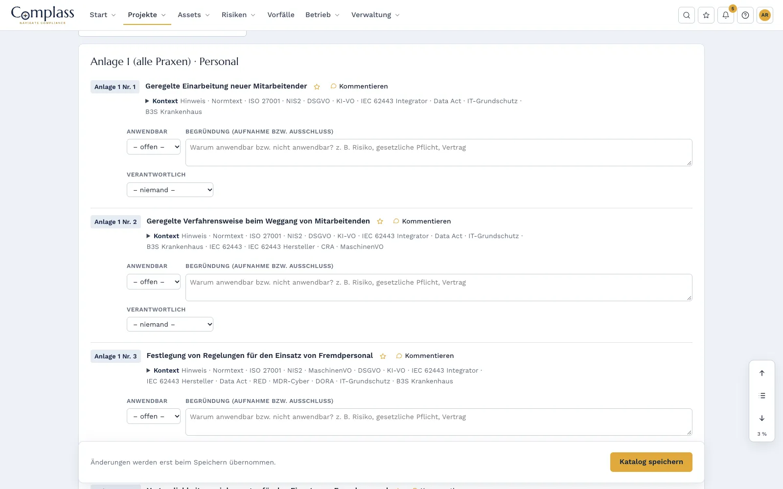 Anforderungskatalog der IT-Sicherheitsrichtlinie in Complass: Anlage 1 mit Nummer, Anwendbarkeit, Begründung und Verantwortlichen je Anforderung (Beispielprojekt)
